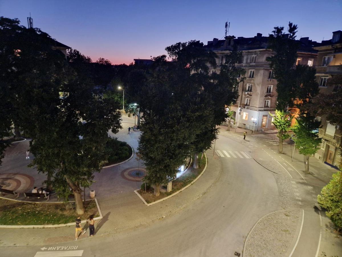 Lambo'S Corner Varna - Guest Rooms Buitenkant foto