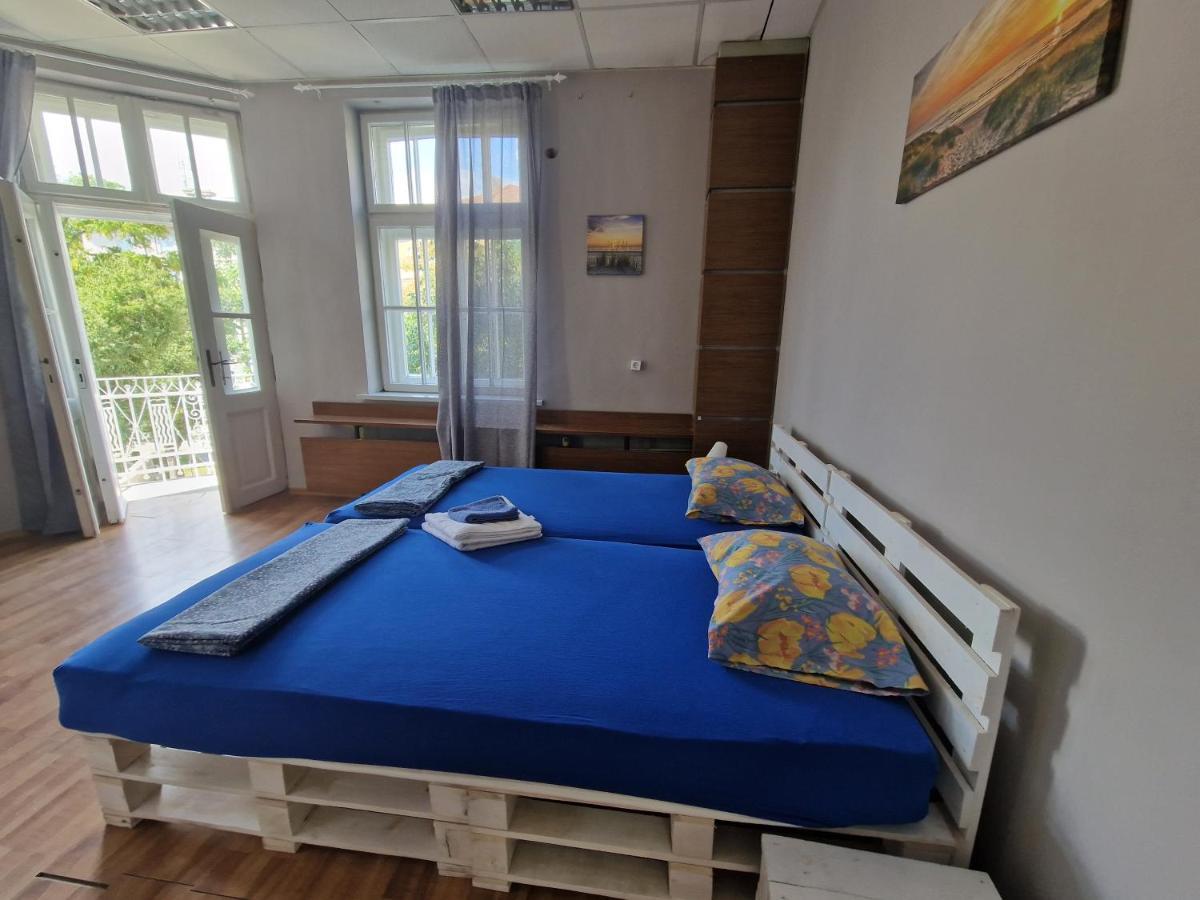 Lambo'S Corner Varna - Guest Rooms Buitenkant foto
