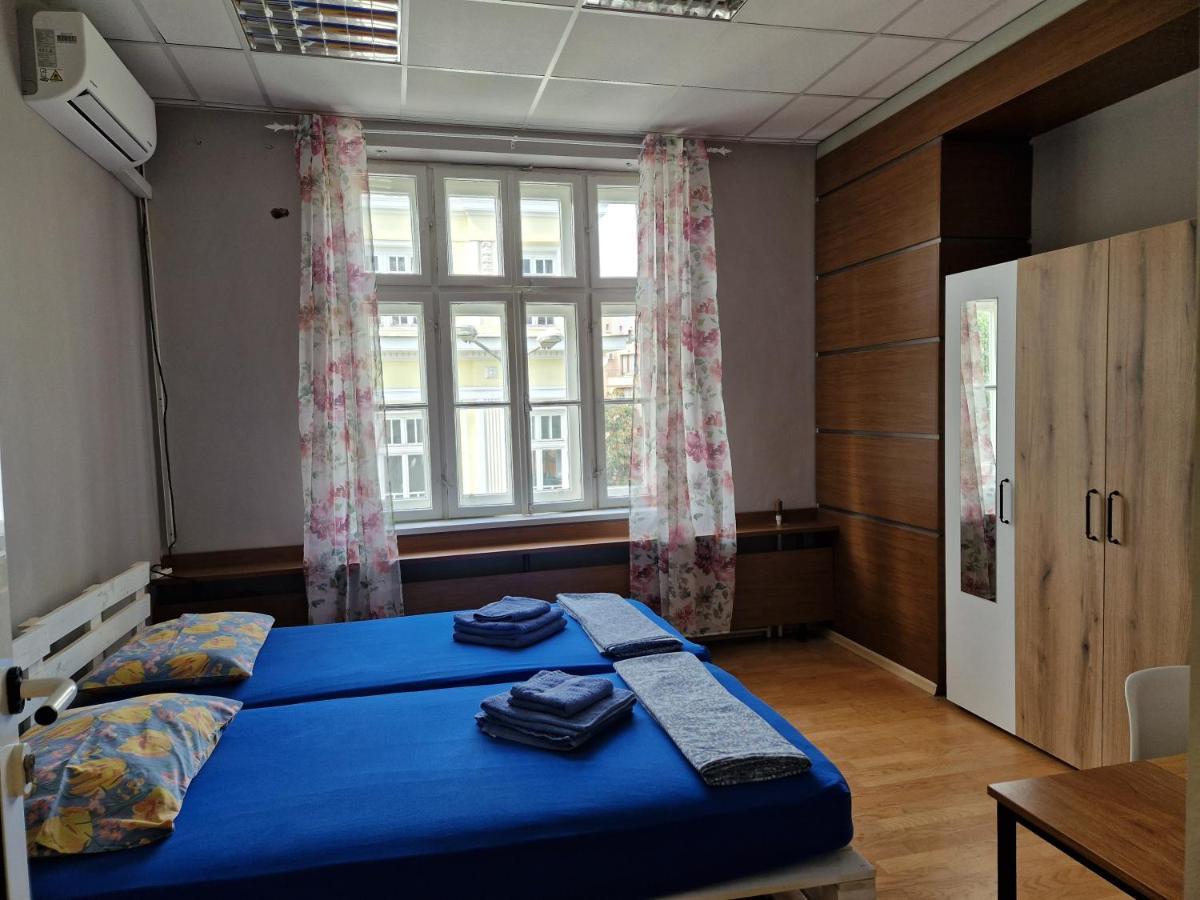 Lambo'S Corner Varna - Guest Rooms Buitenkant foto