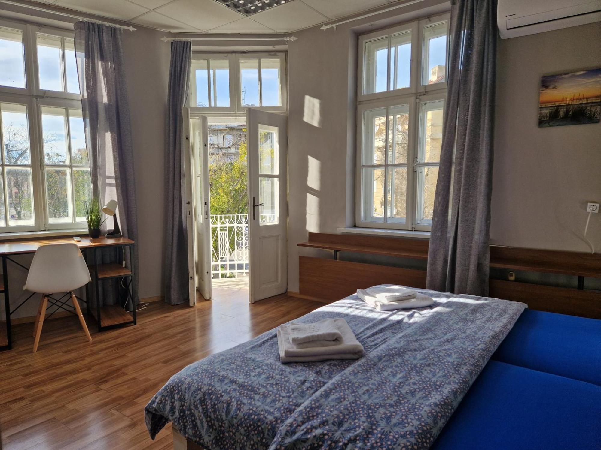Lambo'S Corner Varna - Guest Rooms Buitenkant foto