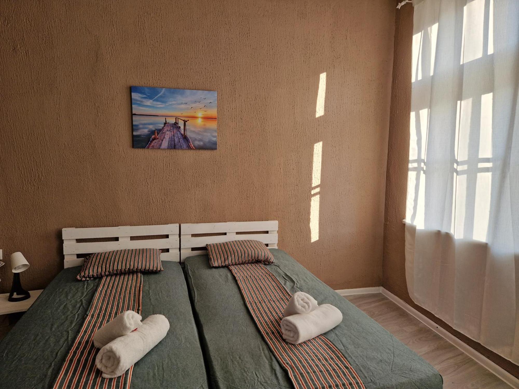Lambo'S Corner Varna - Guest Rooms Buitenkant foto