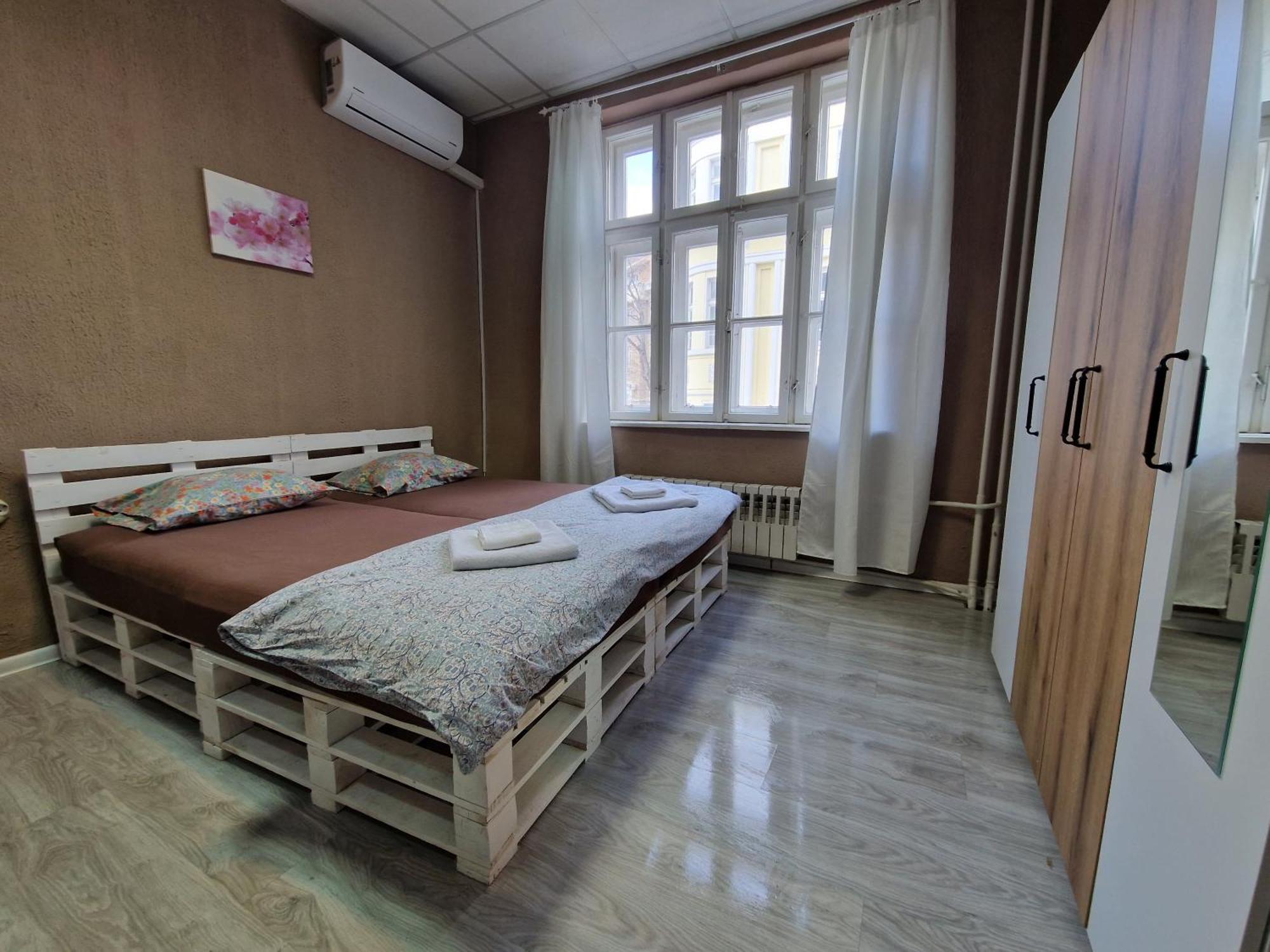 Lambo'S Corner Varna - Guest Rooms Buitenkant foto
