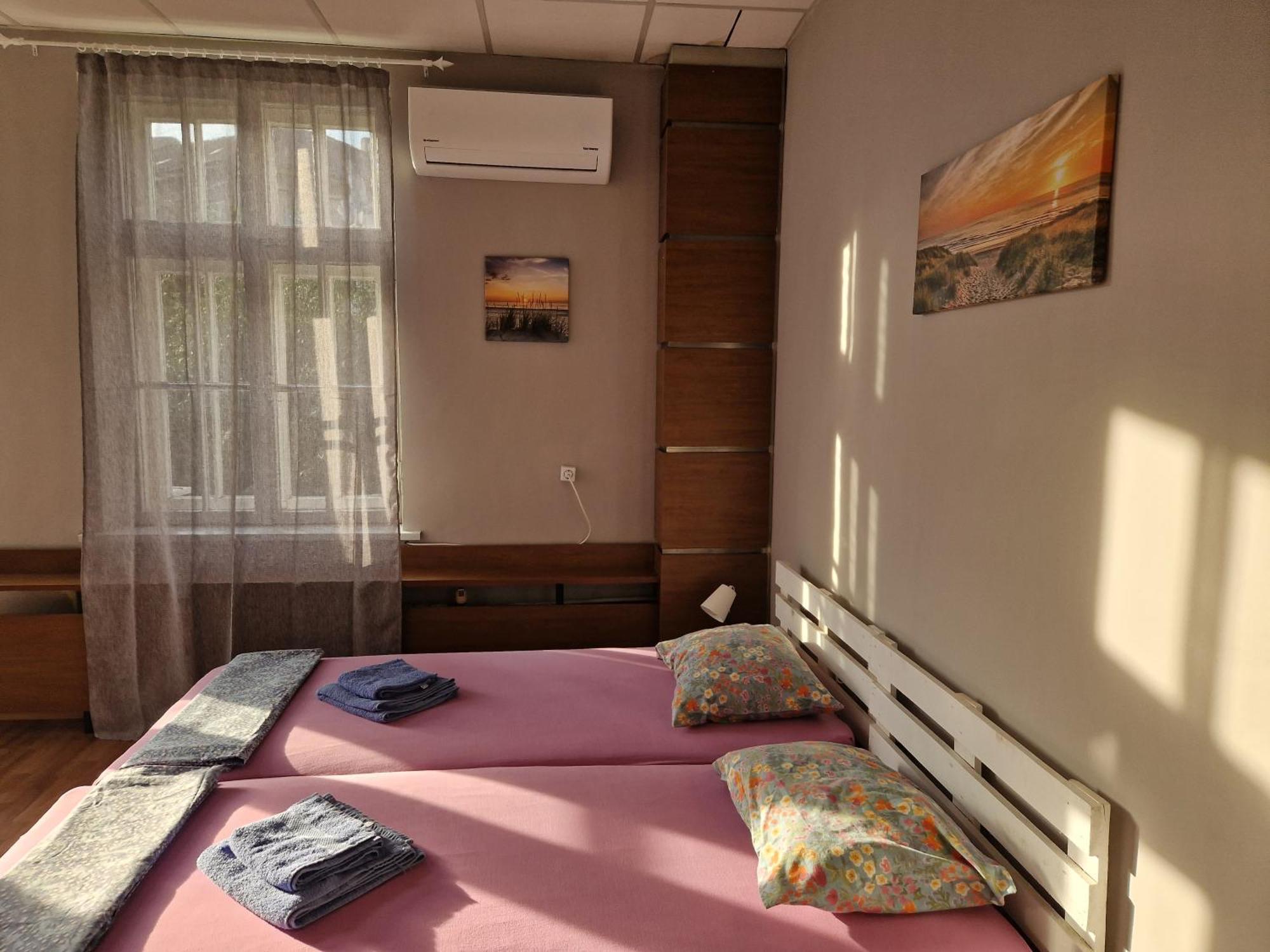 Lambo'S Corner Varna - Guest Rooms Buitenkant foto