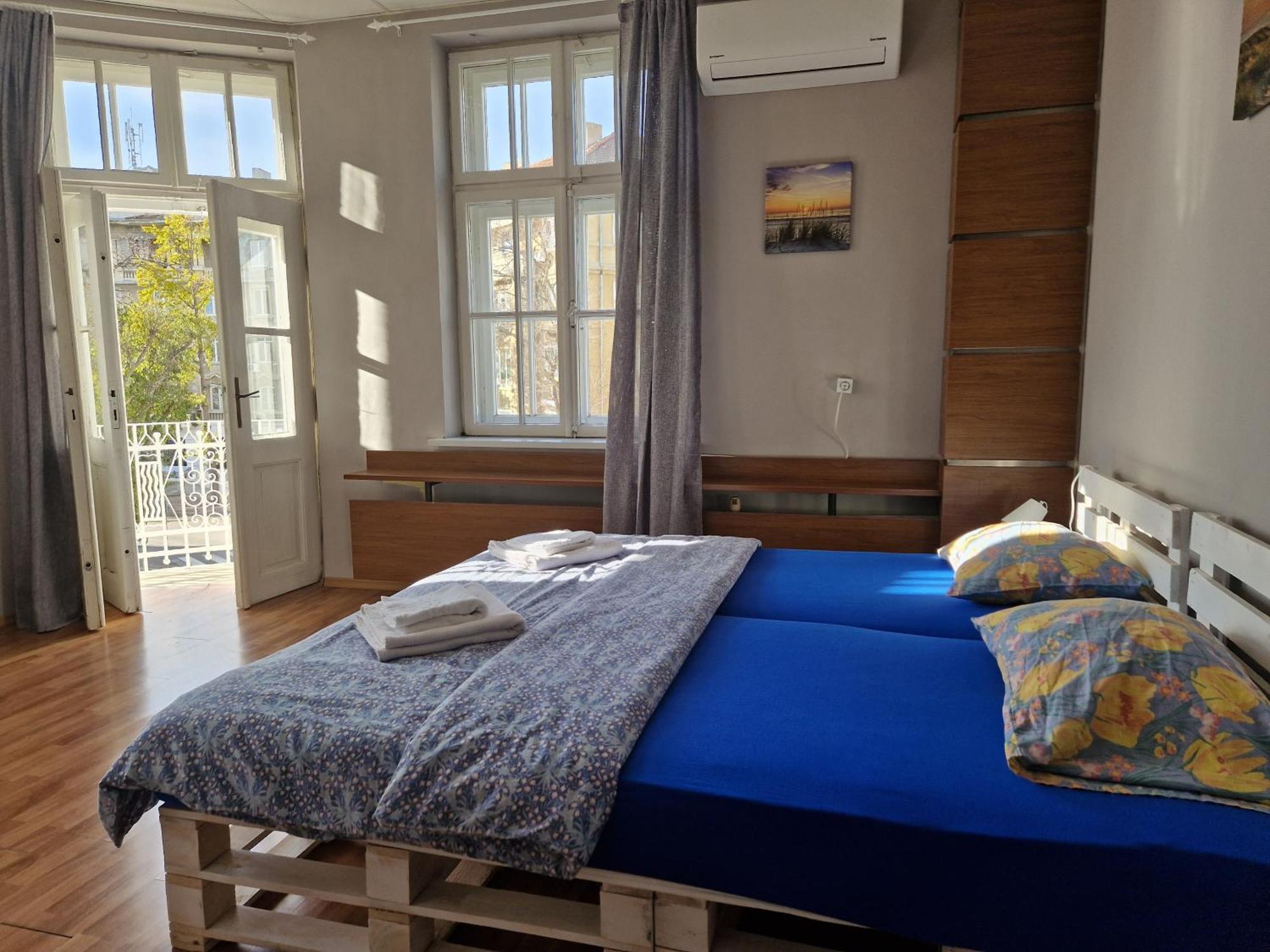 Lambo'S Corner Varna - Guest Rooms Buitenkant foto