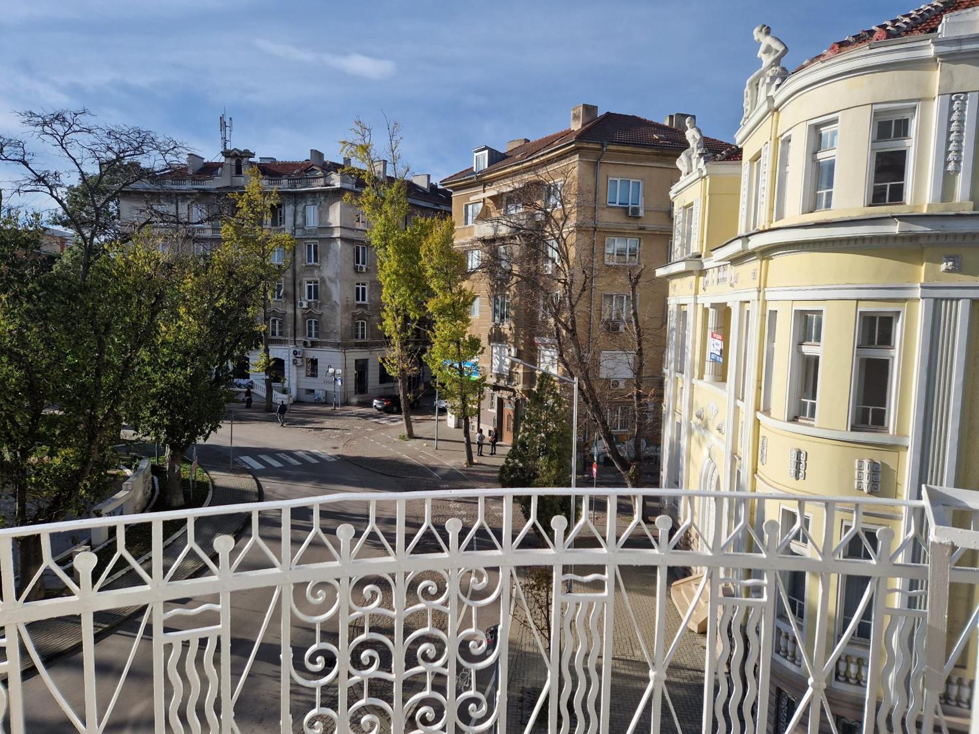 Lambo'S Corner Varna - Guest Rooms Buitenkant foto