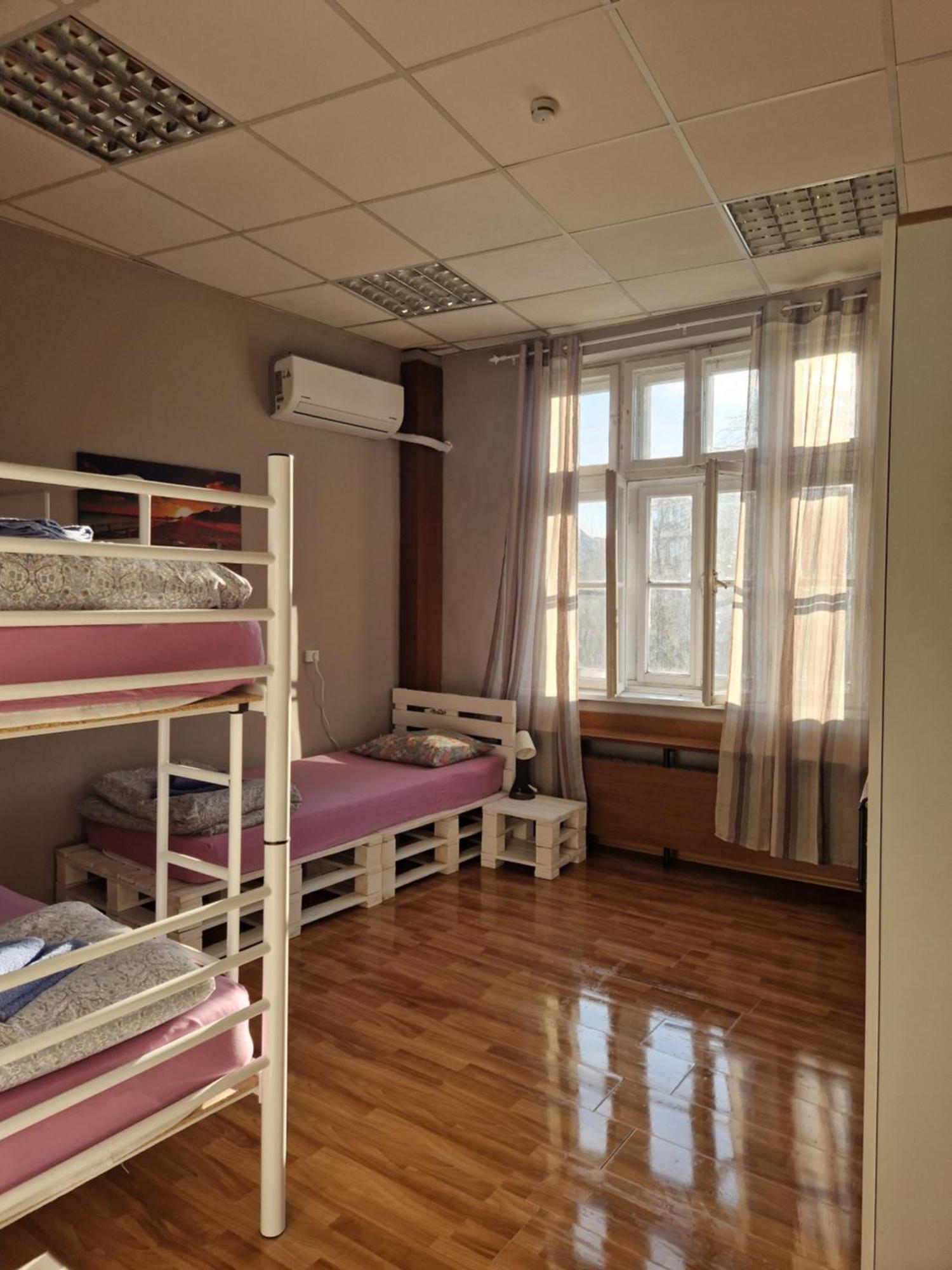 Lambo'S Corner Varna - Guest Rooms Buitenkant foto