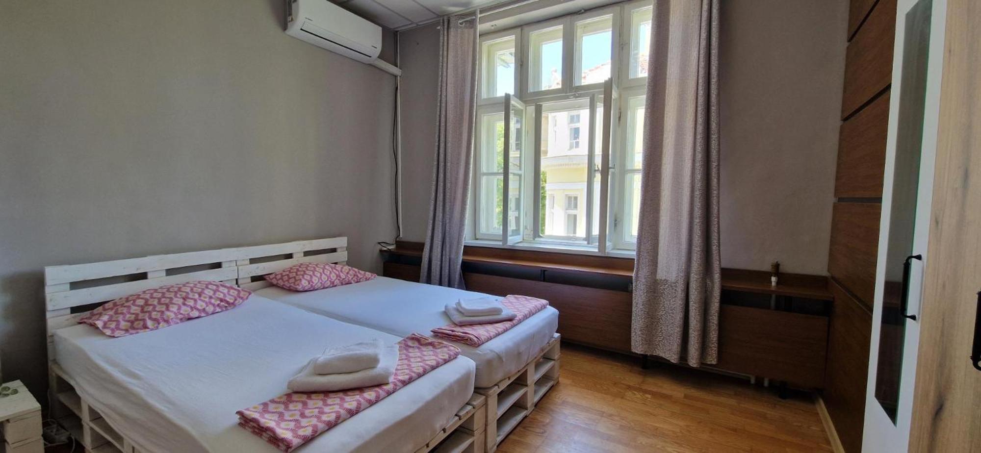 Lambo'S Corner Varna - Guest Rooms Buitenkant foto