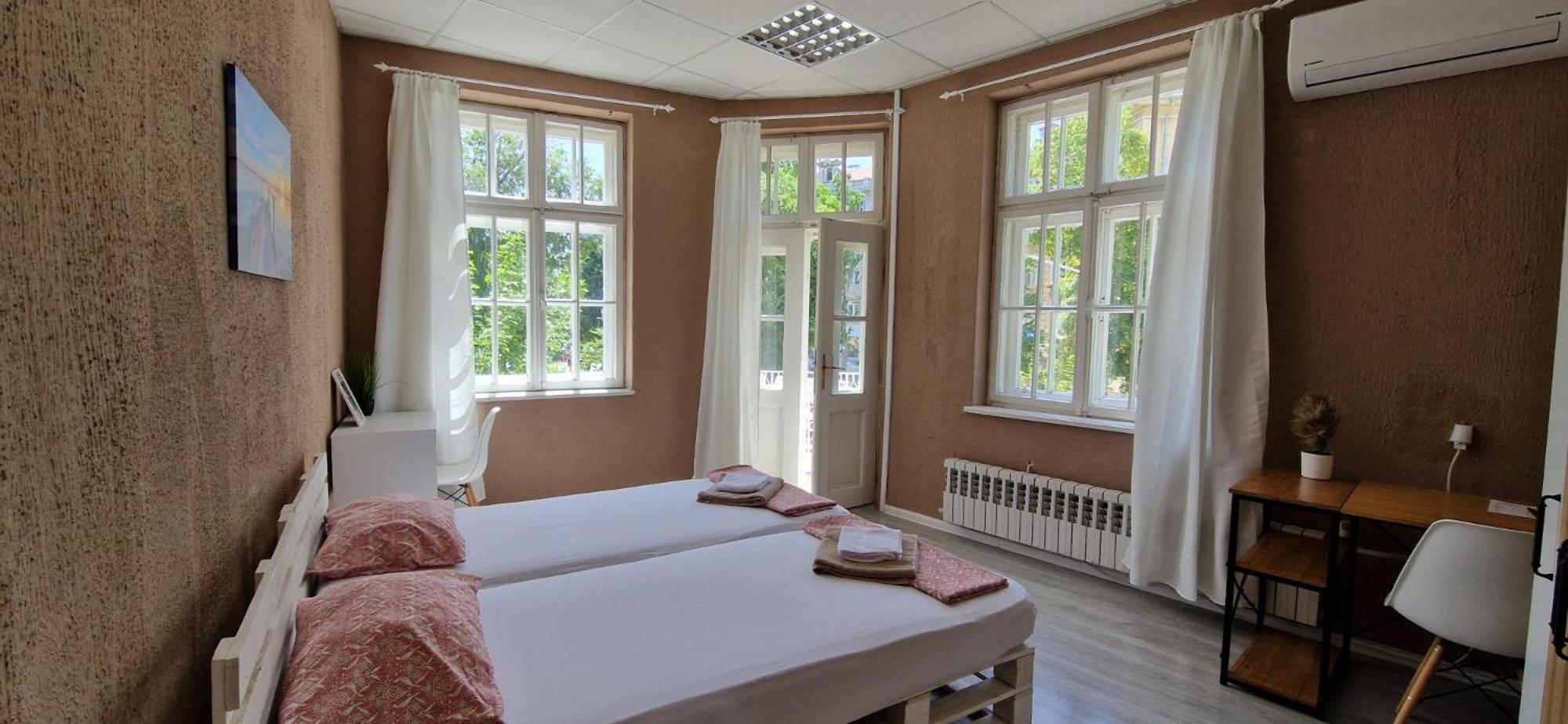 Lambo'S Corner Varna - Guest Rooms Buitenkant foto
